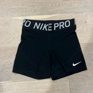 Nike pro shorts size medium